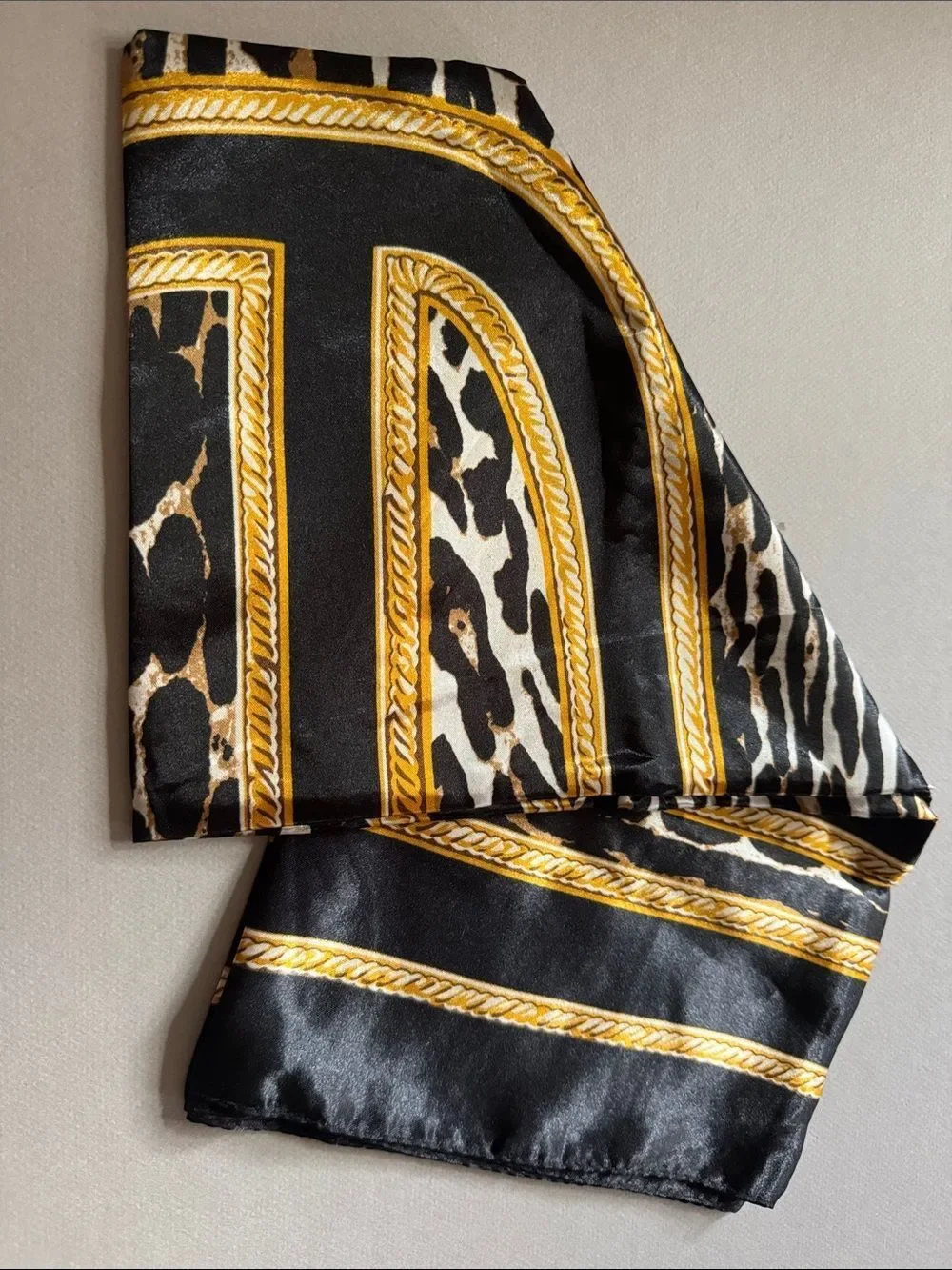 Black & Gold Leopard Headscarf M811